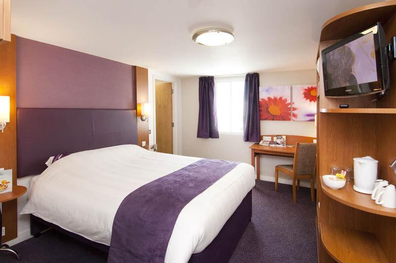 Premier Inn Chelmsford Exterior photo