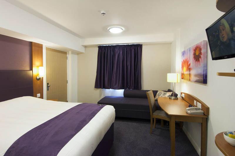 Premier Inn Chelmsford Exterior photo