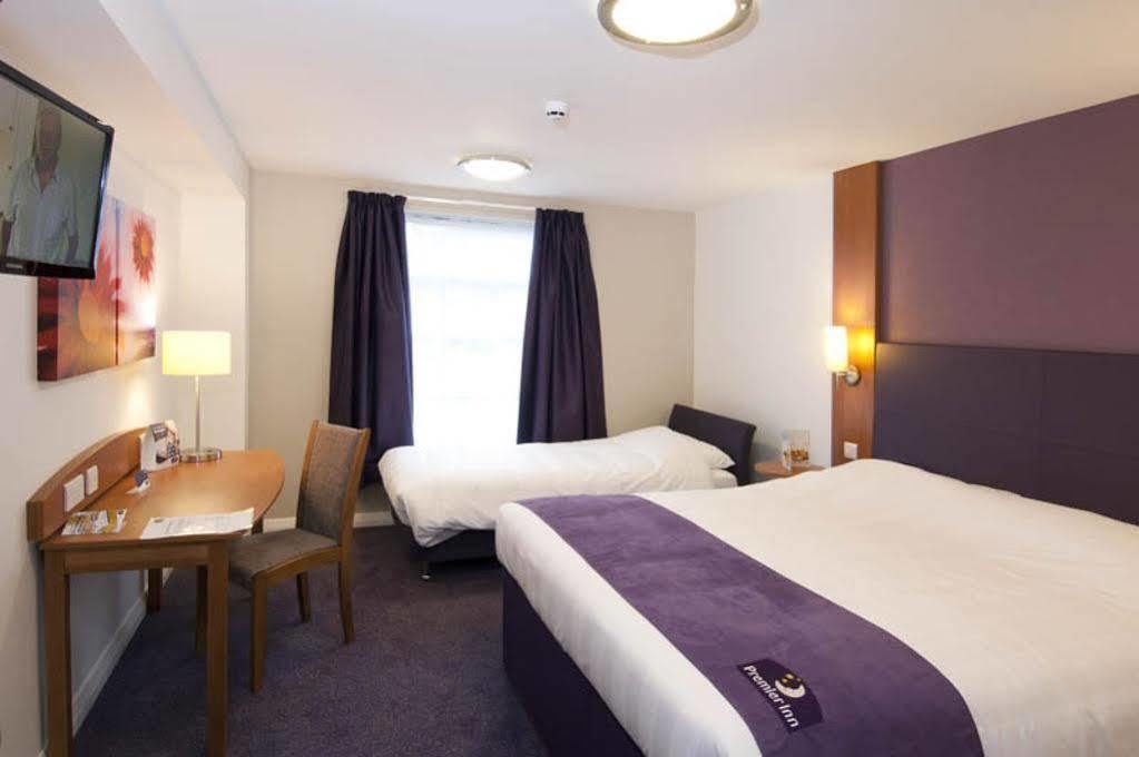 Premier Inn Chelmsford Exterior photo